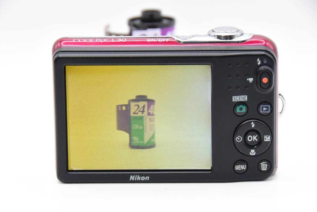 Nikon COOLPIX L30 Red Compact Digital Camera with Original Box