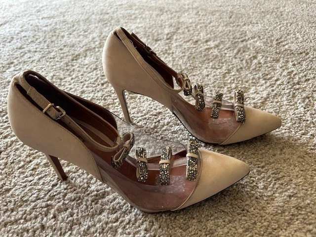 SCHUTZ camurça alça em T alças enfeitadas bege salto alto tamanho 10B couro - Imagem 2 de 4