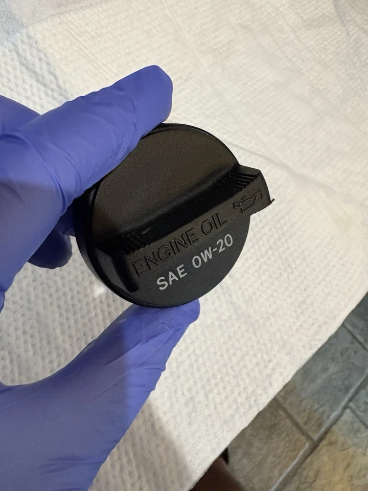 Tampa de enchimento de óleo Toyota Prius Corolla 2016-2023 0w20 fabricante de equipamento original 12180-0p021 - fabricante de equipamento original “0w20” - Imagem 3 de 4