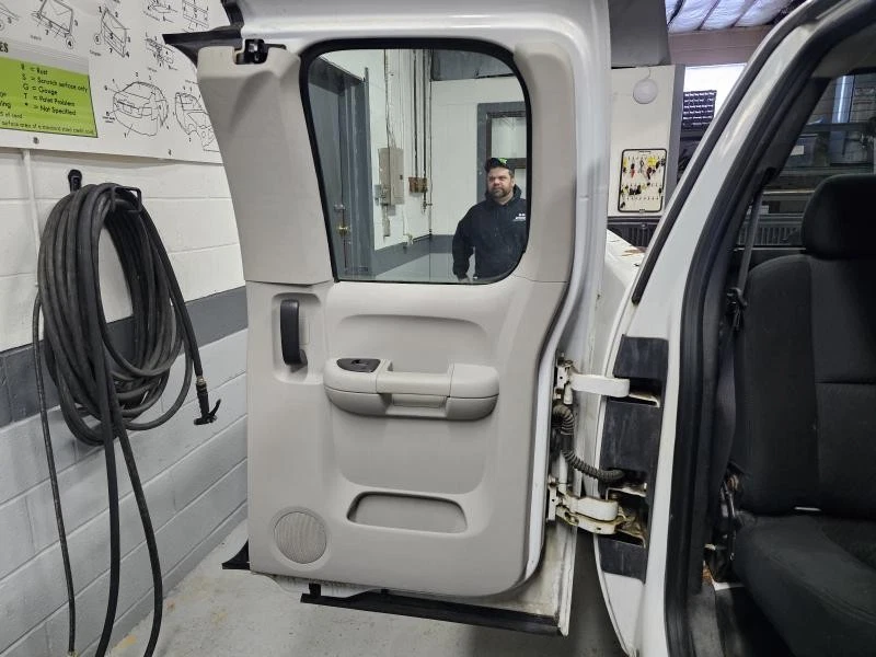 Rear Door GMC SIERRA 2500 Right 07 08 09 10 11 12 13 Foto 2 de 4