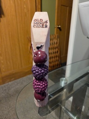 OLD MOUT CIDER   BEER TAP HANDLE.8 1/2 '' TALL  RARE! UNITED KINGDOM.NEW ZEALAND.