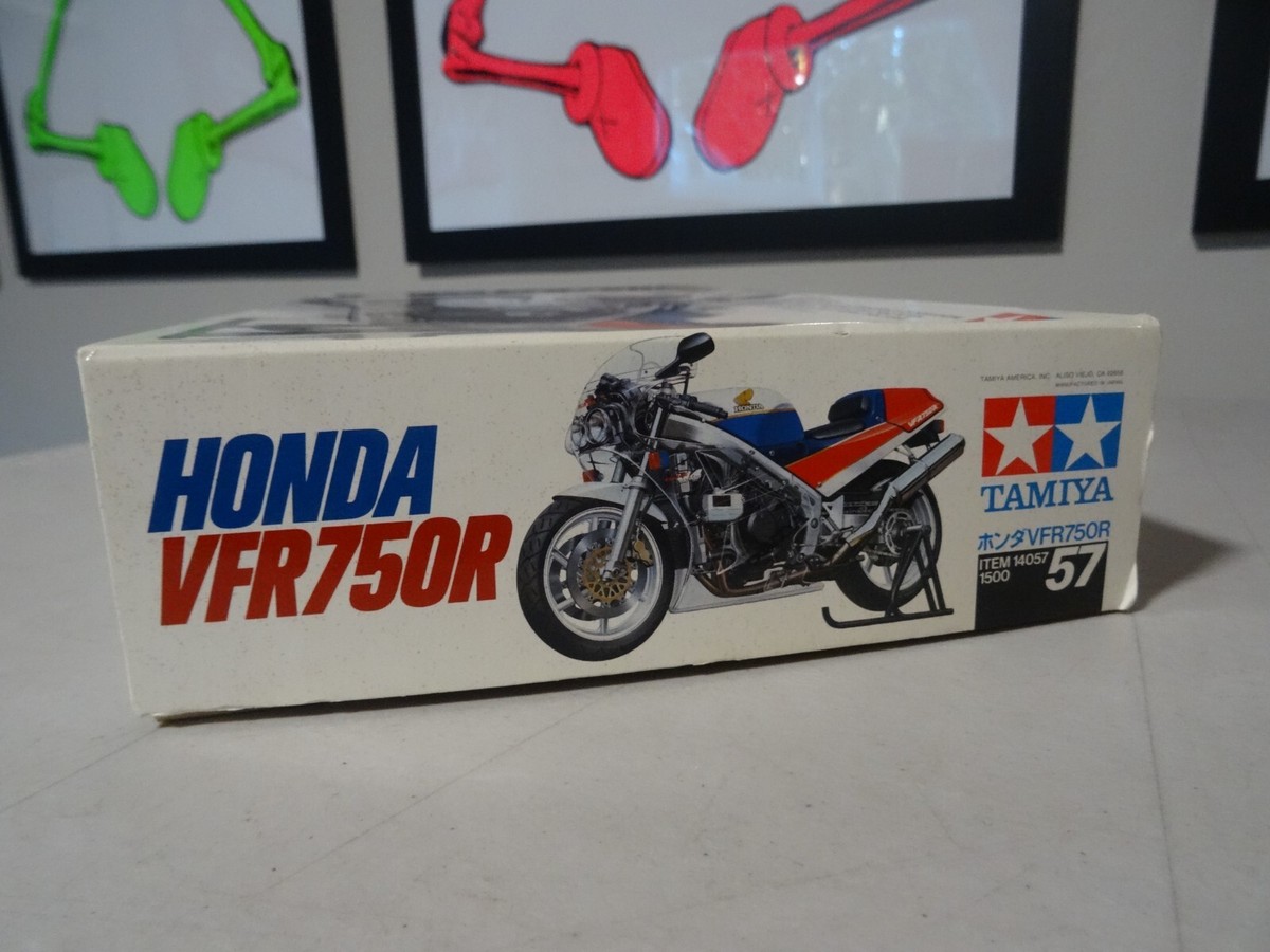 TAMIYA 新品　Honda VFR750R Tamiya Honda Vfr750R Kit / Tamiya USA