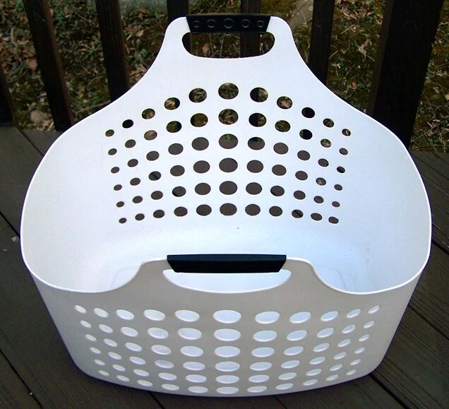 RUBBERMAID FLEX N CARRY WHITE PORTABLE FLEXIBLE LAUNDRY BASKET