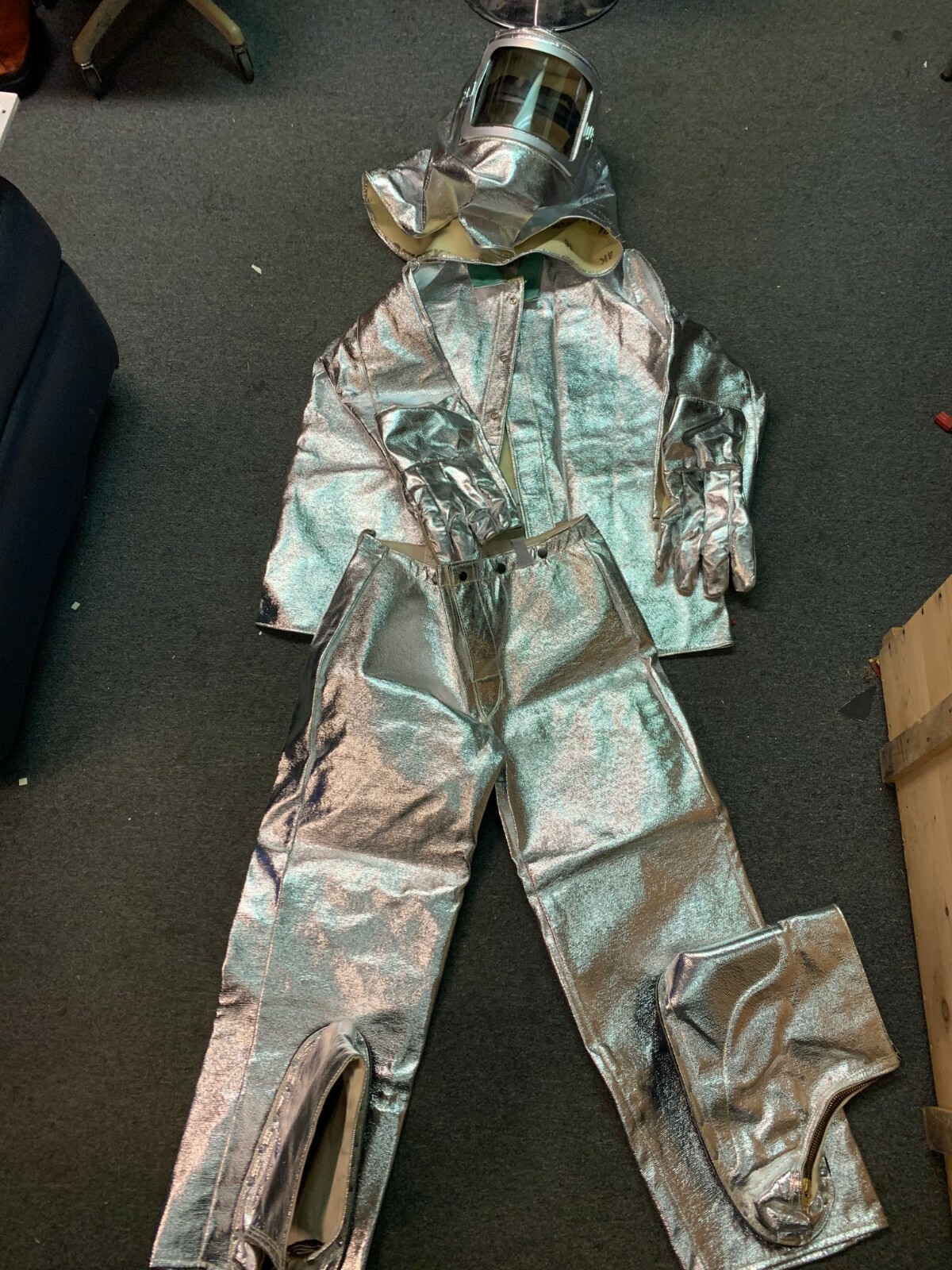 aluminized heat resistant jacket