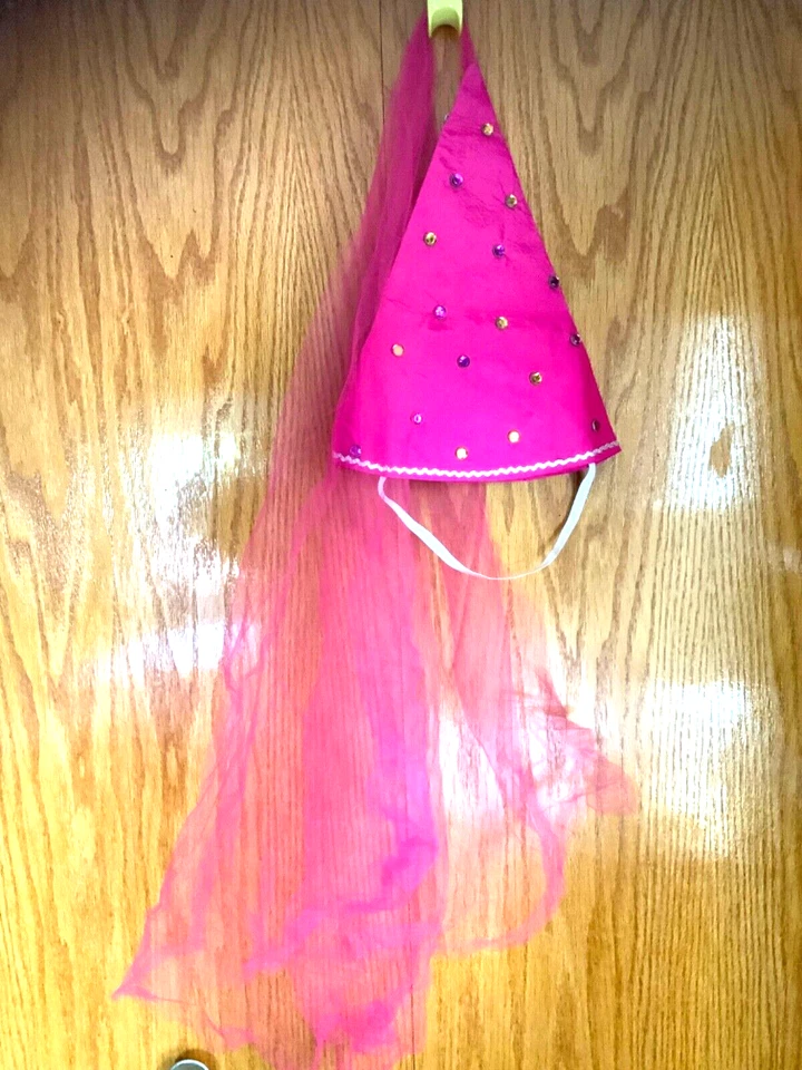 Disfraz de princesa rosa vintage hecho a mano talla grande sombrero con joyas con tren Foto 2 de 4