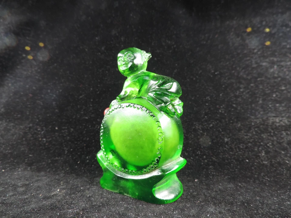 Botella de tabaco de vidrio de Pekín china tallada a mano para niños Foto 3 de 4