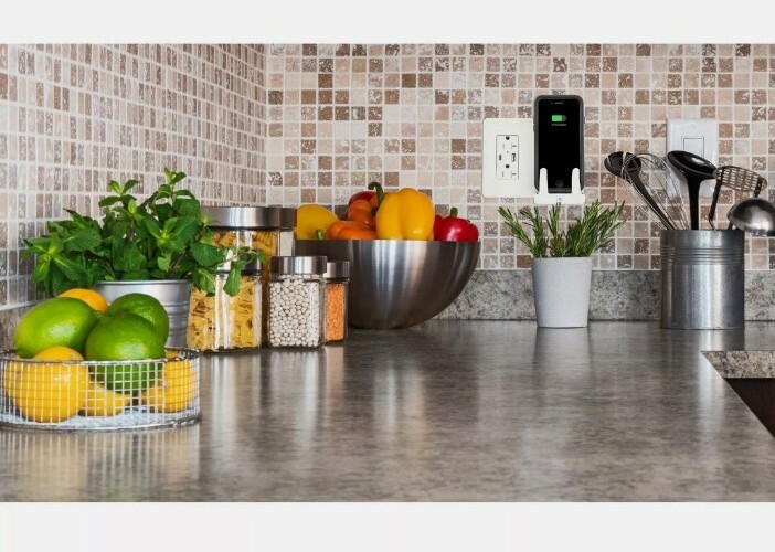 Hubbell 20 Amp Duplex  Outlet Type A and C Wireless Charger USB WHITE USB2028AC