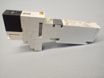 VQ1101N5BQ - SMC - VQ1101N-5B-Q / Pneumatischer Verteiler Gebraucht