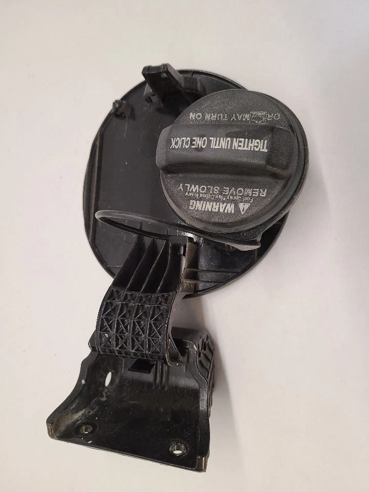 2014-2016 HYUNDAI ELANTRA Fuel Filler Door Black 695103X001 14-16 Foto 4 de 4