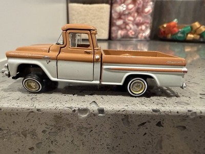 1/64 Diecast Custom Chevy Pick Up Lowrider