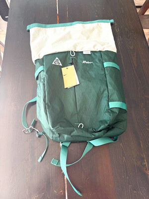 Nike ACG DV4054-338 Roll Top Hiking Backpack 1,953 cu in Green/Beige 15''
