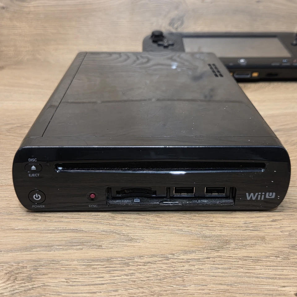 Nintendo Wii U 32GB Console w/ GamePad Accessories Game Bundle - Image 2 of 4