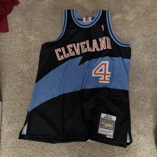 Old Cleveland Cavaliers Shawn Kemp Jersey Size Large. Unworn/Unused