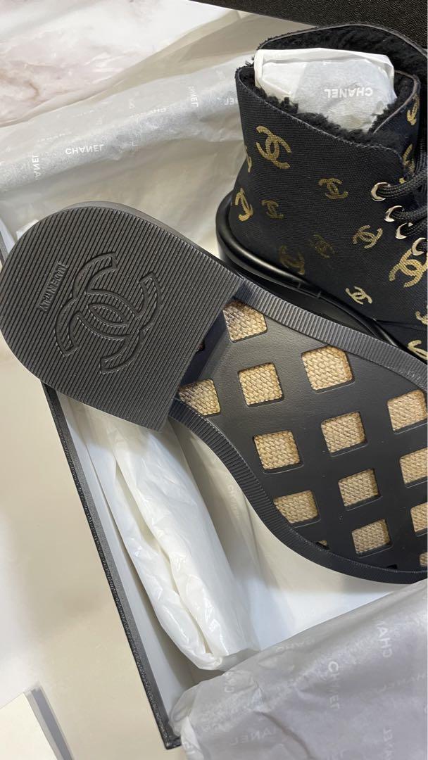 CHANEL ロゴ　ブーツ　37.5   未使用 CHANEL ロゴ ブーツ 37.5 未使用