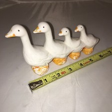 Vintage Ceramic White And Orange Four Ducks Figurine In A Row 7" Long