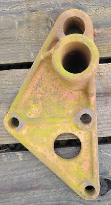 520062R1 IH One Point Hitch RH Mounting Bracket Farmall Tractor Super A 100 130