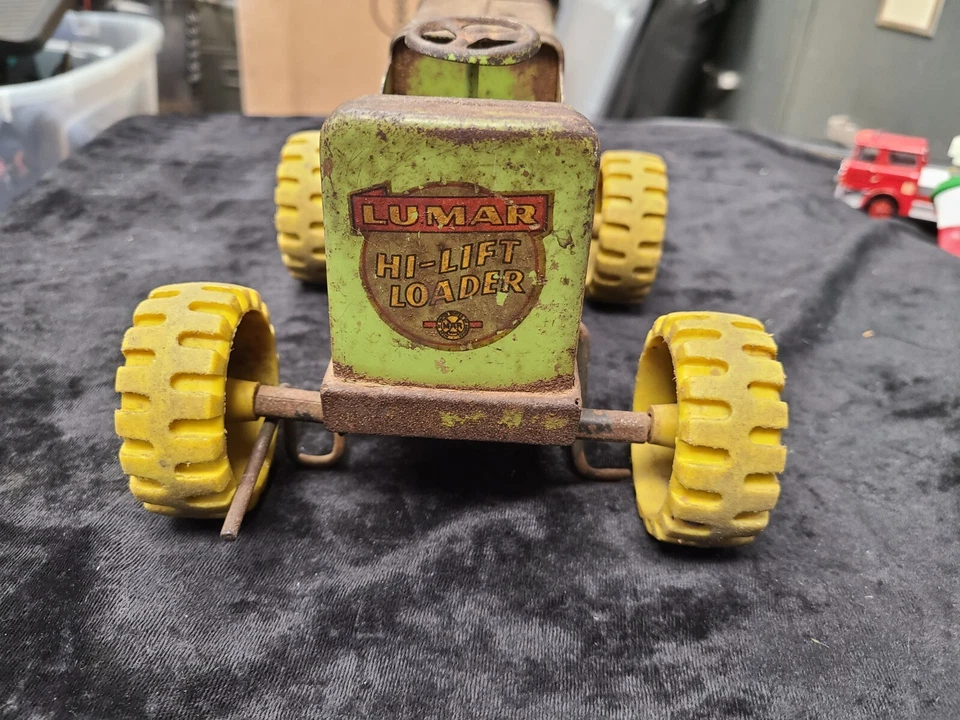 Tractor topadora de juguete verde 13" de acero prensado cargador lumar de elevación alta de colección de los años 50 Foto 3 de 4