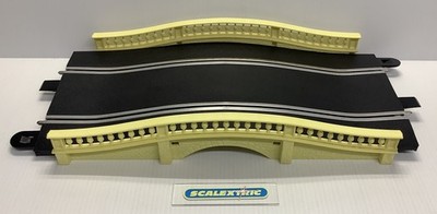 GELBE SCALEXTRIC SPORT DIGITALBAHN 350mm gerade BUCKELBRÜCKE (TOP)*