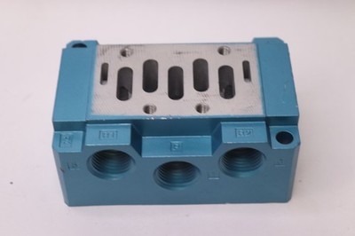 Mac Valves Manifold Base 1/2'' NPT Ports MBA2B231