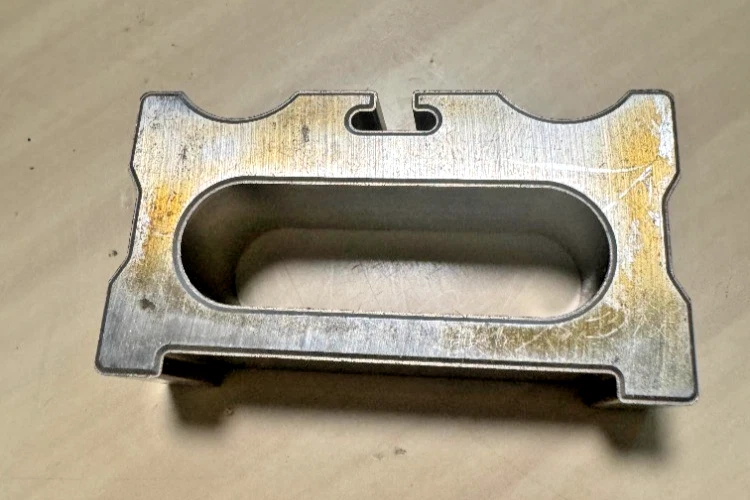 Bloque de yugo Lincoln 260336 para 1244 Powerluber 1244, 1242, 1200, 1240 Foto 3 de 4