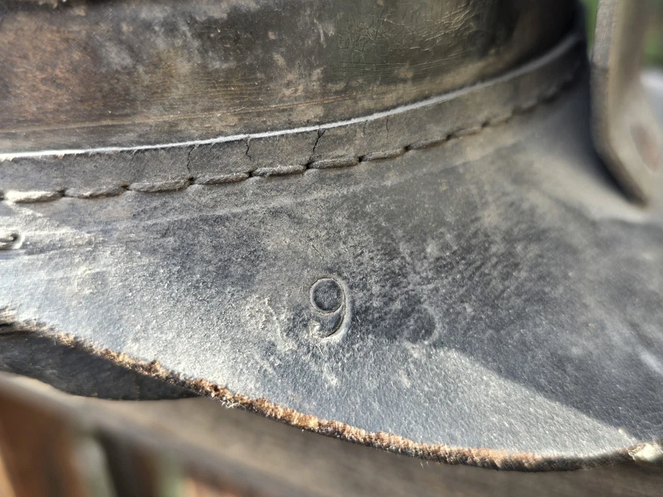 Casco de mineros caparazón de tortuga casco justrita carburo linterna lámpara antigua Foto 3 de 4