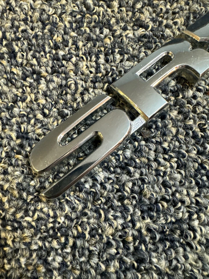 07-22 TOYOTA TUNDRA SEQUOIA TACOMA SR5 EMBLEMA LATERAL CROMADO LOGOTIPO EMBLEMA PLACA FABRICANTE DE EQUIPAMENTO ORIGINAL - Imagem 2 de 4