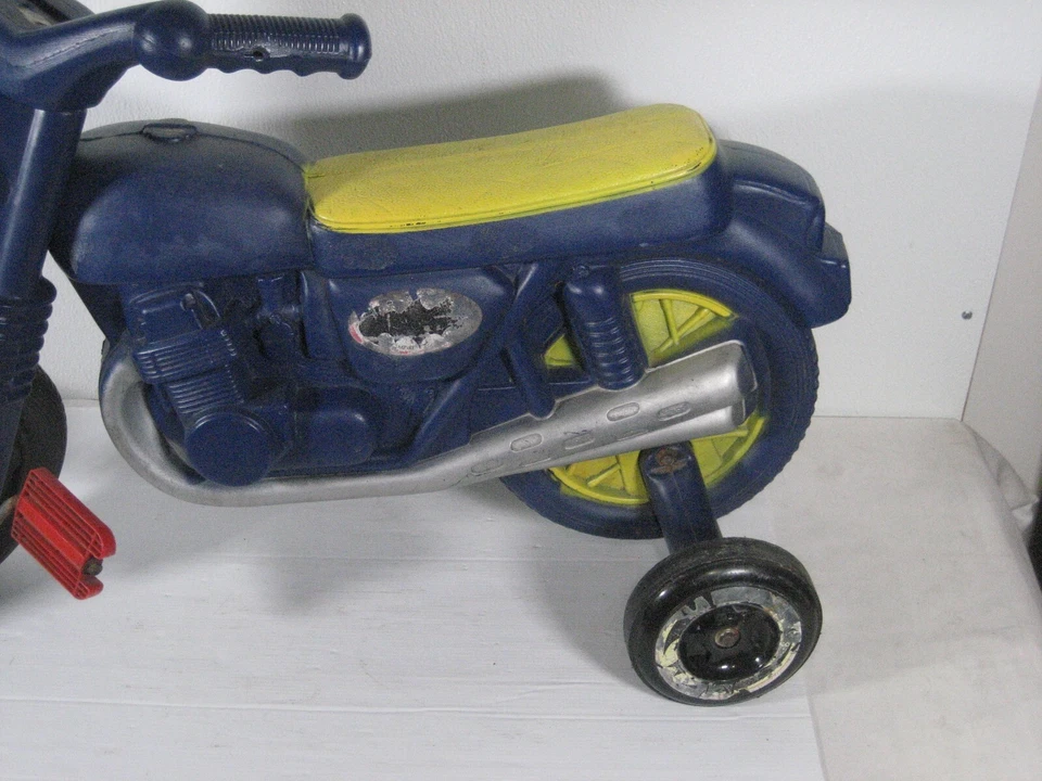 DE COLECCIÓN BATMAN MOTOCICLETA NATIONAL PERIODICAL PUBL INC. 1975 JUGUETE A PEDALES 30" Foto 2 de 4