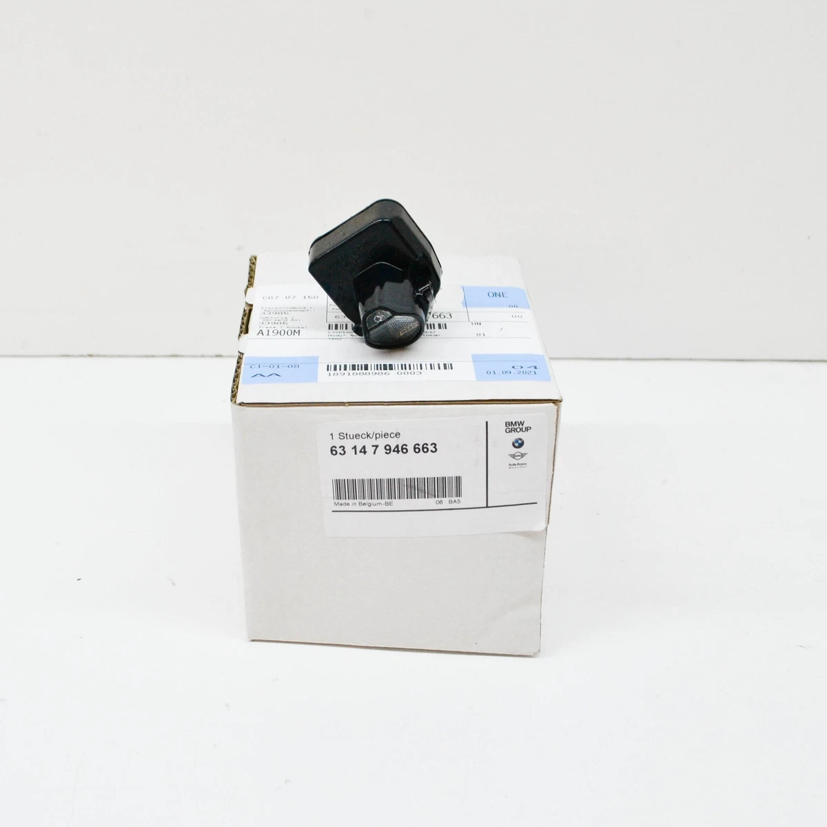 BMW X5 G05 Rear Left Step LED Light Module 63147946663 7946663 NEW 