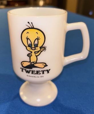 Marriott's Great America Tweety Bird Milk Glass Pedestal Mug