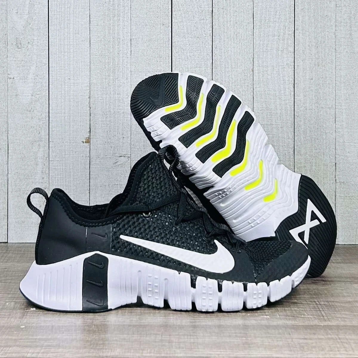 Metcon 3 black and cheap white