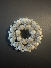 Vintage Rhinestone Brooch White Silver Pearl Wreath Brooch Pin