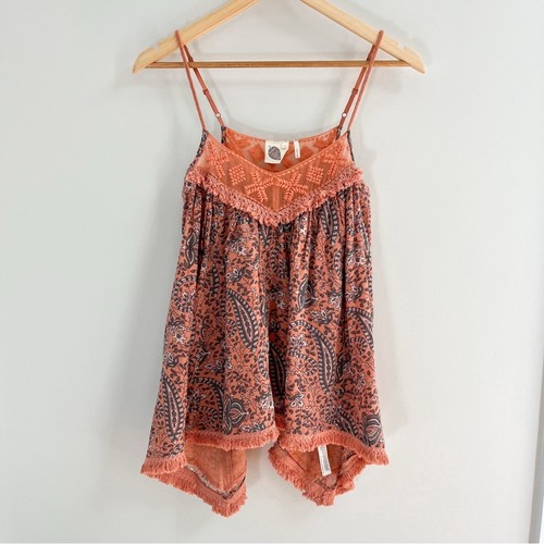 Anthropologie Lilka Swing-Tanktop Fransen Paisleymuster bestickt koralle XS