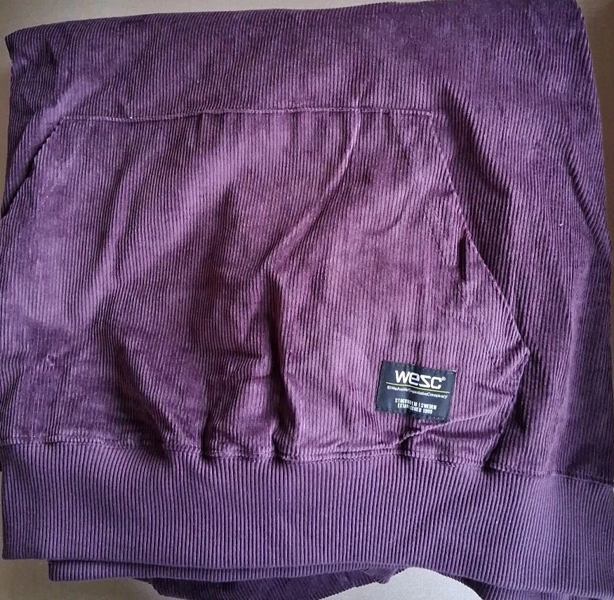 🟣 Moletom com capuz WeSC veludo | Masculino GG | Roxo | Novo, perfeito estado | Luxe Street - Imagem 3 de 4