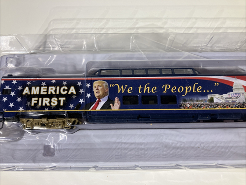 Trump Train HO Scale Railroad Vista Dome Car Bradford Exchange "We The People" - Picture 5 of 5