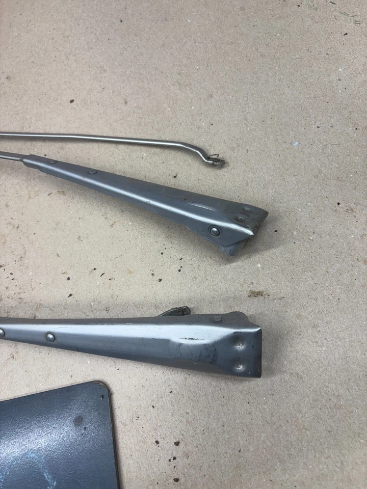 1968 69 GM CATALINA BONNEVILLE BUICK OLDS PONTIAC LIMPIAPARABRISAS BRAZOS CONJUNTO DE PARES Foto 2 de 4