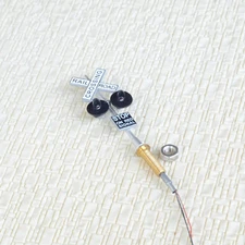 2 x HO Scale Railroad Crossing Signals 2mm LED made + Circuit board flasher #SL2