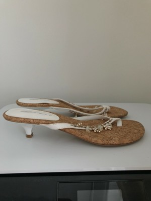 toe post sandals with kitten heels