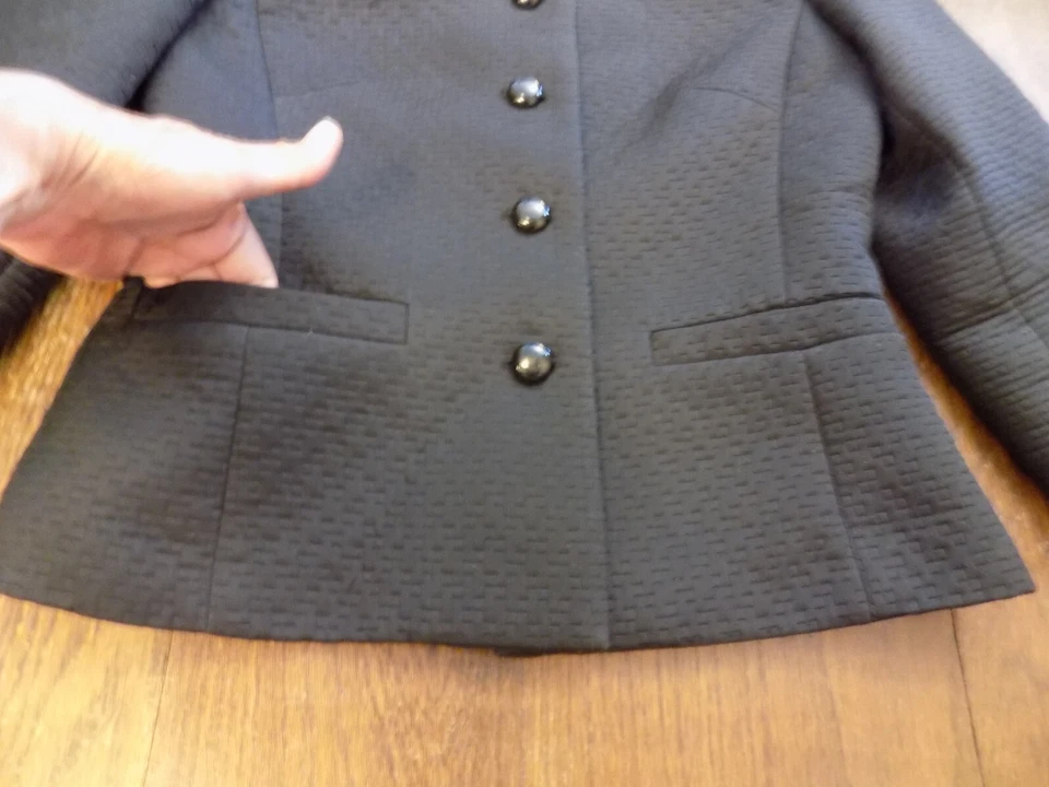 Blazer Petite Sophisticate Botón Completo De Colección Negro Talla 2 Usado en Excelente Condición Brillante Elevado FAB Foto 3 de 4