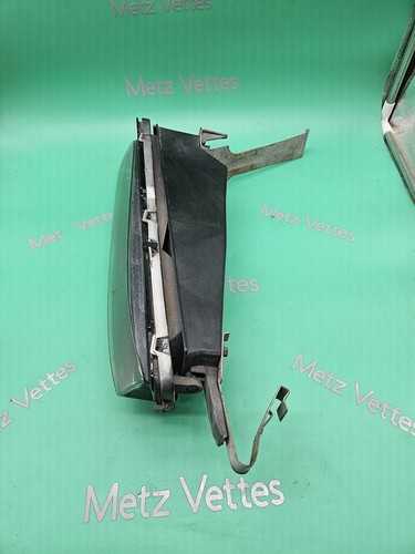 C4 1991-96 OEM Corvette Driver Fog Light GM#16514377 with bracket LH GM#16514383 - Picture 4 of 15