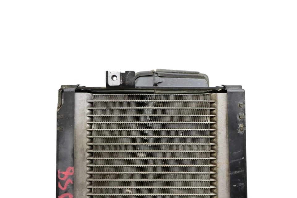 Оригинальный правосторонний вспомогательный интеркулер радиатора Mercedes CLS63 AMG W218 12–18 годов выпуска - Изображение 4 из 4