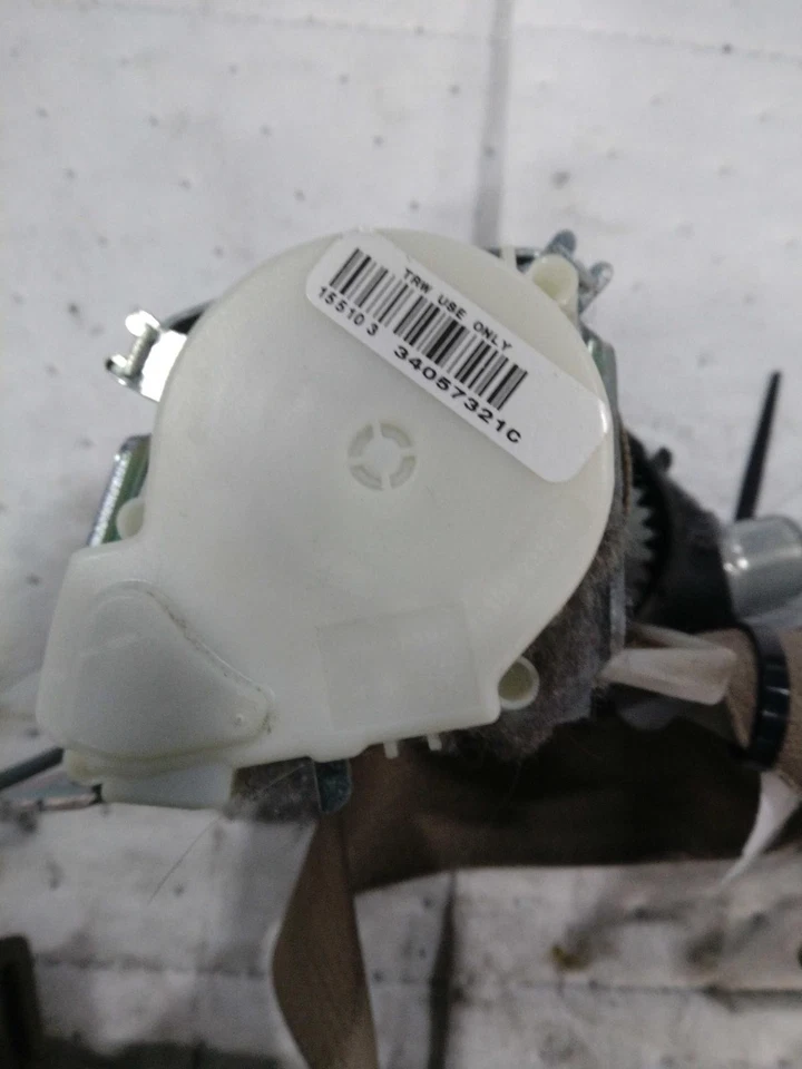 2010 GMC Yukon Gold Seat Belt OEM 19256126 4DR 226K Miles Used - Image 2 of 4