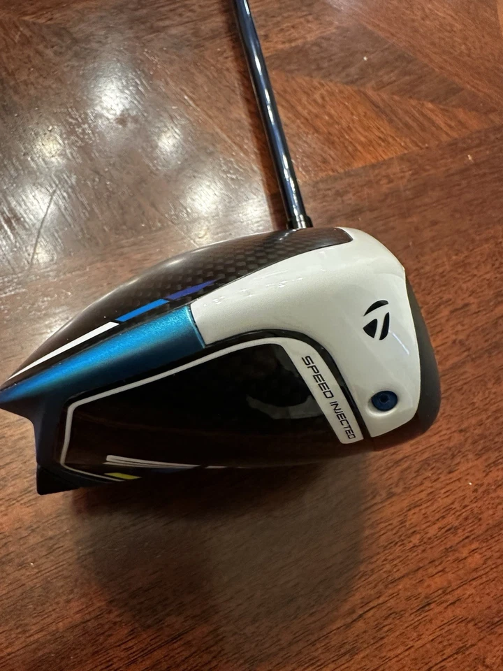 TaylorMade SIM2 Max 9* Driver Right-Handed Stiff Ventus Shaft with Head Cover - Image 4 of 4