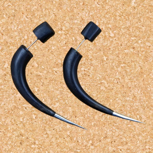 Fake Gauges Earrings Dragon Talons 2.75 Inches Black Horn Silver Tips Faux Gauge - Picture 2 of 3