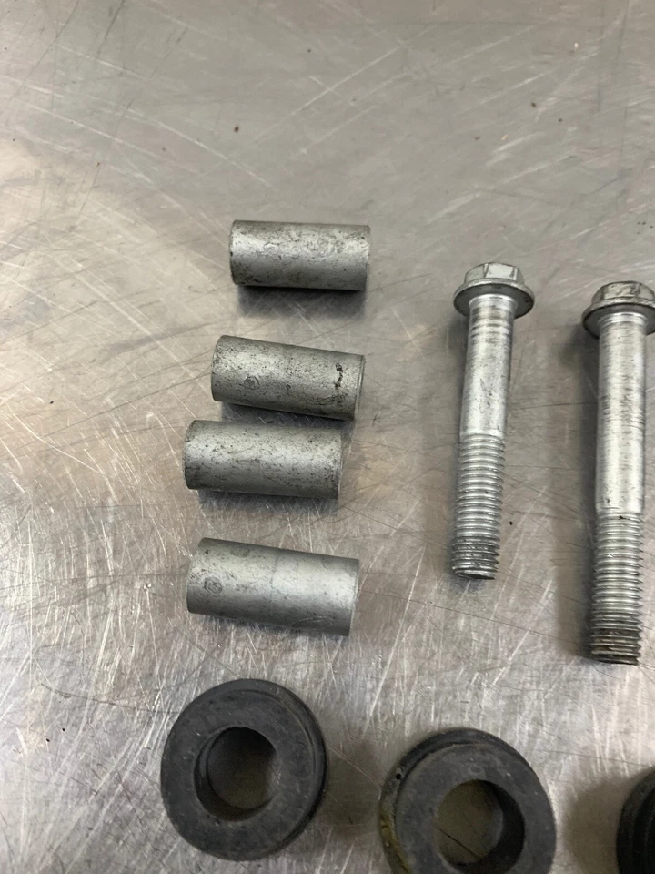 Aprilia Caponord Etv1000 Etv 1000 03 Herrajes de montaje de escape Muelles Pernos Etc Foto 2 de 4