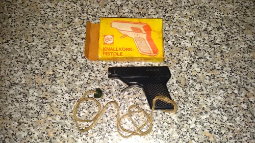 KNALLKORK GUN GUNS WECO STARTERGUN 60s first series with cap and string