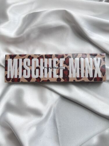 MAC Mischief Minx EYE SHADOW X8 + Highlighting Powder