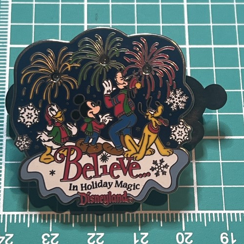 "Believe…In Holiday Magic" Disneyland Limited Edition Pin Mickey Pluto Disney - Bild 4 von 18