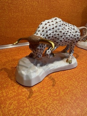 Herend Hand Painted Porcelain Kingdom Classic Bull. Mint Condition