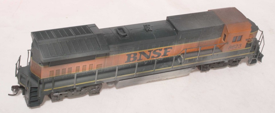 Échelle H0 - Walthers Locomotive Diesel Ge Dash 8-40B Bnsf Avec Son