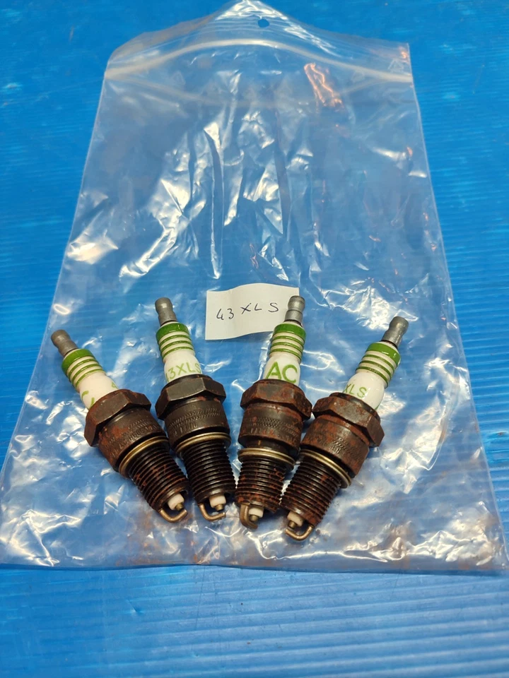 4 Bougies d'allumage AC Delco pour Peugeot 505 TI, Renault Fuego, R5, R18 43XLS - Photo 1/1